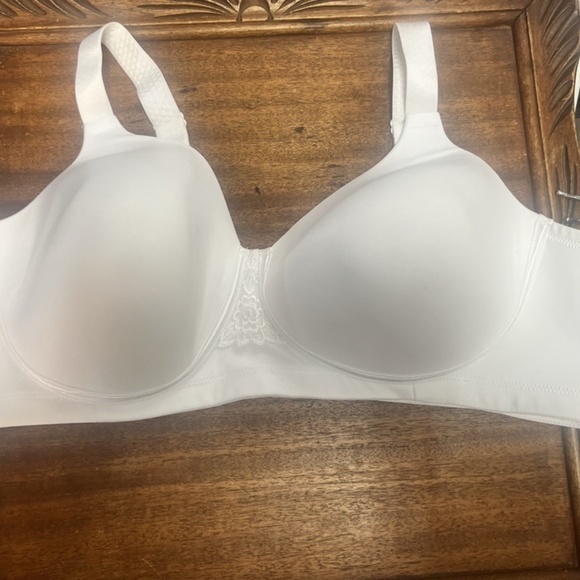 Vanity Fair, Woman Bra, White, Size 44C, Clasp Closure, Adjustable Straps.! - Picture 6 of 9